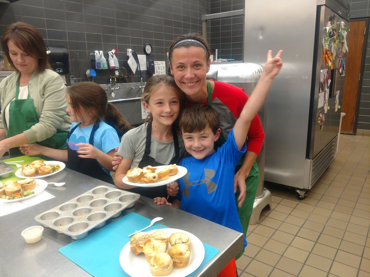 SchoolFoodNews's tweet photo. Walpole Cultivation Kitchen #cooking #jrchefs https://t.co/ZSTVTDiPWT
