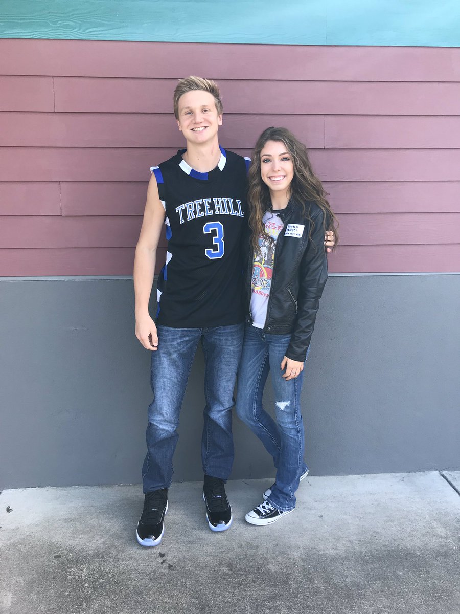 DylanCooley33's tweet image. One tree hill for spirit day 🔥