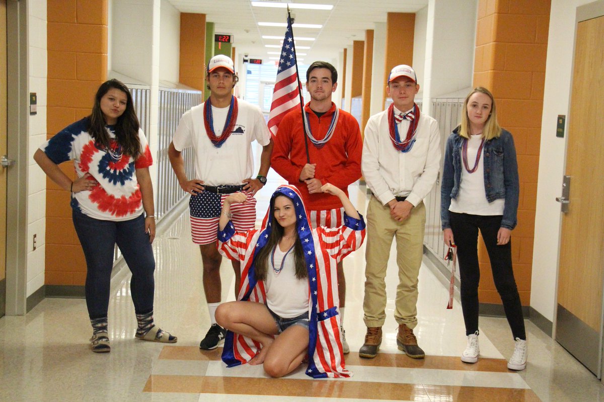 Lchsleadership_'s tweet photo. Don’t forget to wear your red white &amp; blue tomorrow!!! https://t.co/udHx2api1a