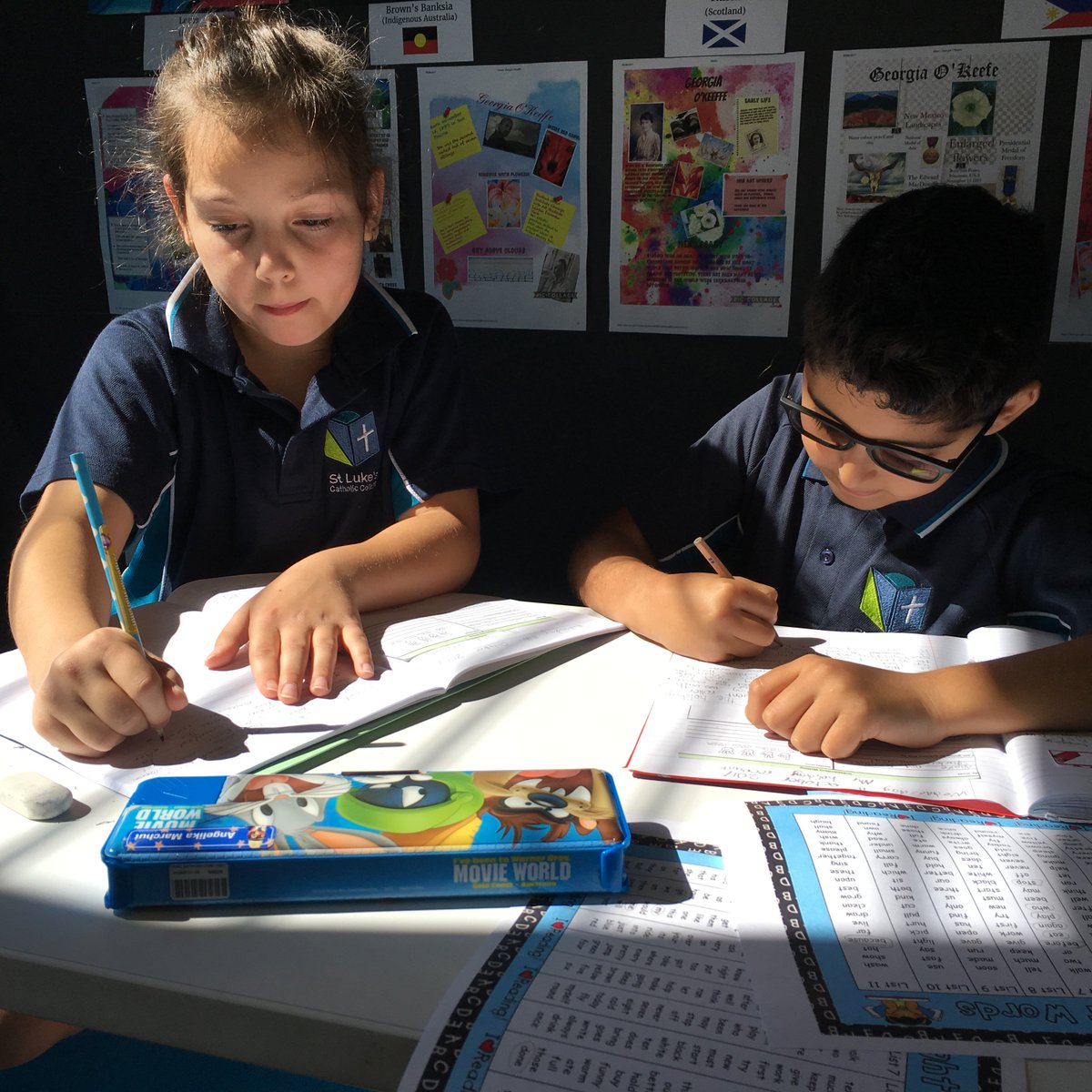 StLukesMP's tweet photo. A perfect place for some writing. #Stage2 #HolidayRecount #keywords #sunstreamingin #learning https://t.co/BTBiayM6F6