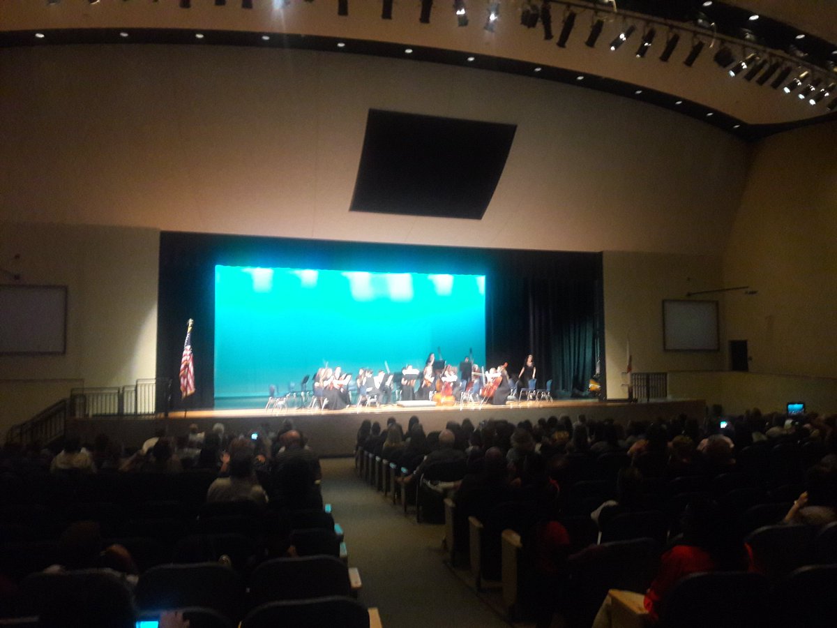mainlandstrings's tweet photo. It was amazing to see the Hinson  and Ormond Beach Middle school Orchestras last night at Mainland! We hope to see them again very soon 😊 https://t.co/PwmyBst7UH