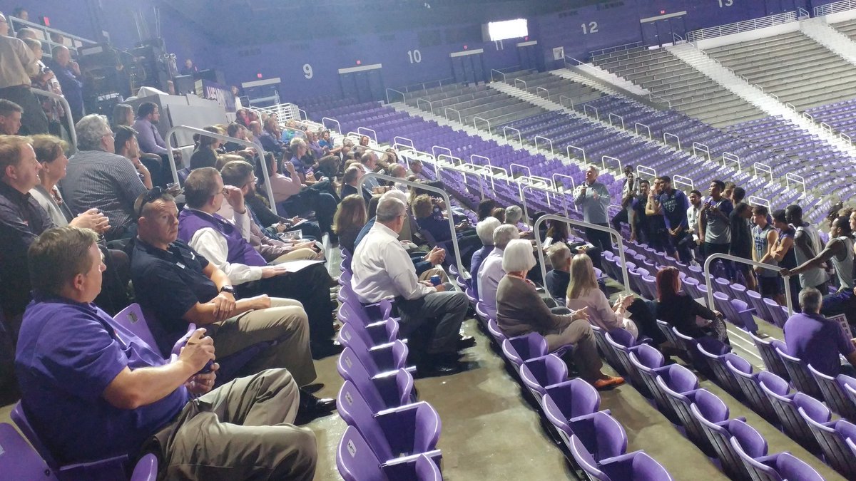 MHKChamber's tweet photo. After Hours attendees were able to watch K-State's practice and meet the seniors. Thanks K-State Athletics! @kstatesports https://t.co/uLCRtI5wUu