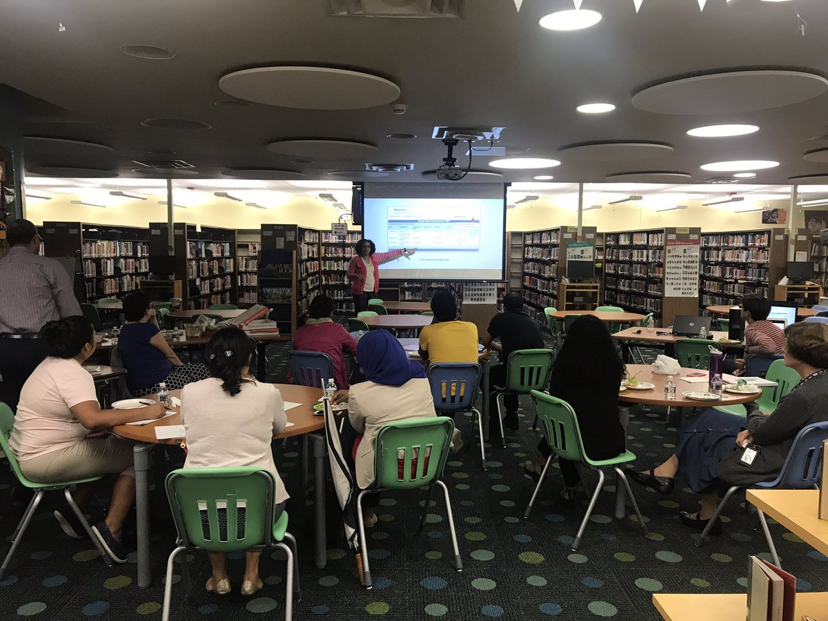 MsESPennington's tweet photo. Starting off our FACE project at #TJMS! Parents training parents! #familyengagement #studentvue #tjmsrocks https://t.co/Iu3qSzR8Ju