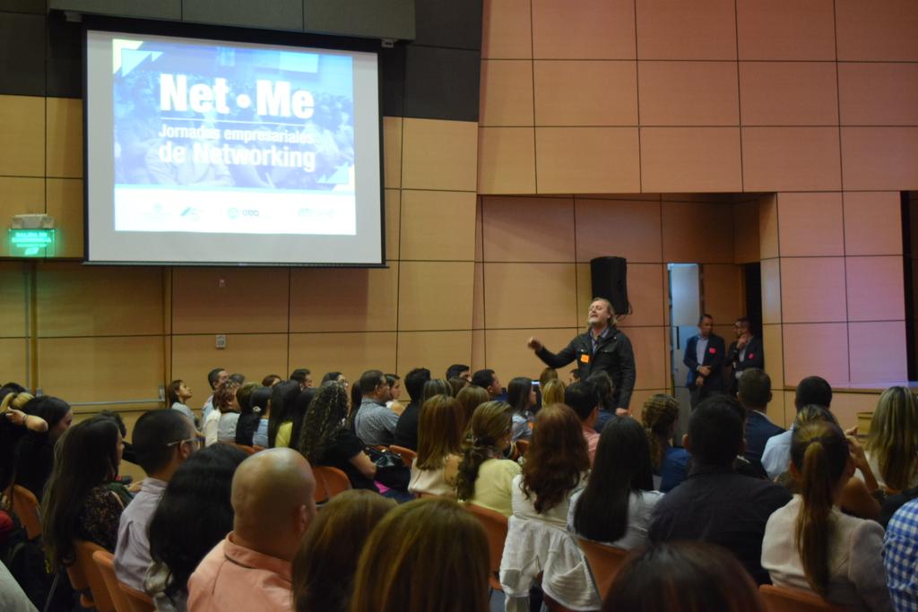 camaraaburrasur's tweet photo. @molovilla Ceo – Fundador Básica Latam comparte experiencias significativas con #Emprendedores en el #NetMeSur https://t.co/LTOziWbgaB