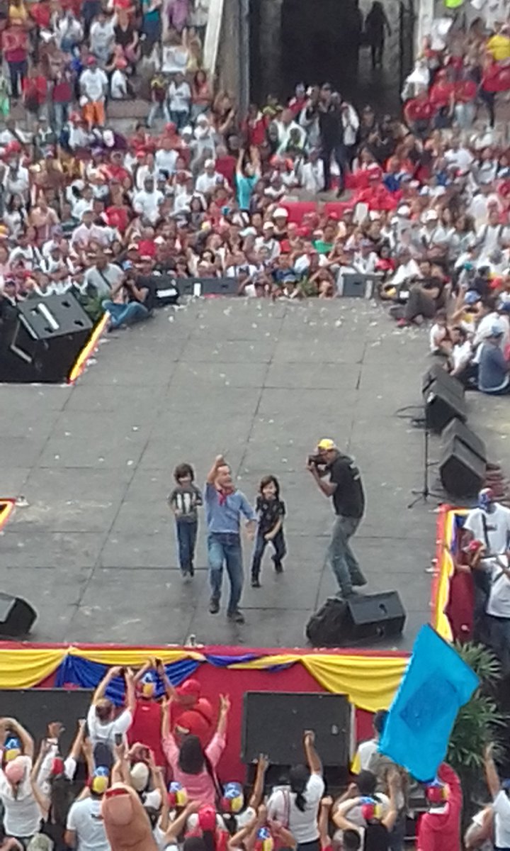 Neylakaina's tweet photo. Gran cierre de campaña. @gallocantaclaro @VielmaEsTachira @DireducacionGBT @wistonvera1370 https://t.co/XFP8OGq3au