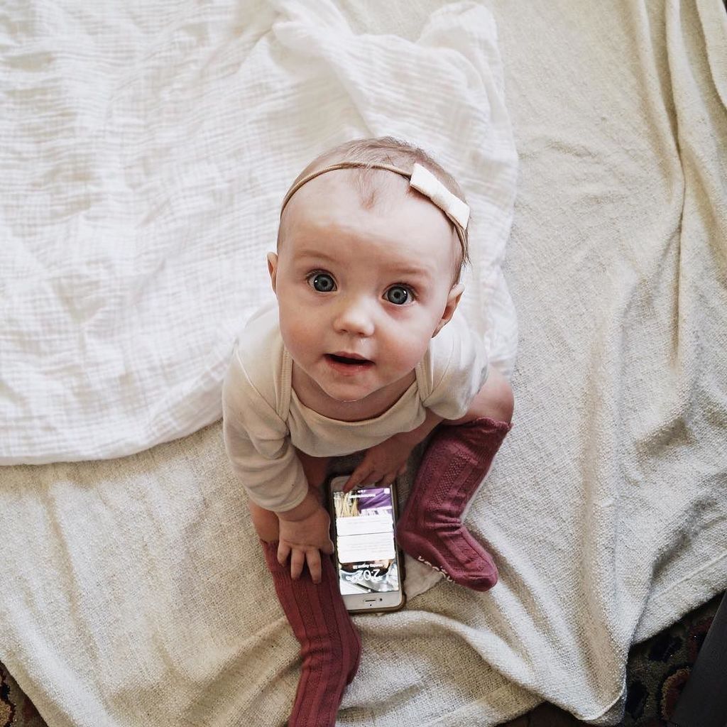 MakeupMonet's tweet photo. She cut her first tooth today! Now I'm just crossing my fingers she doesn't chomp when she nurses 😲 https://t.co/WJvMBvG9Fu https://t.co/6opfR8a5LE