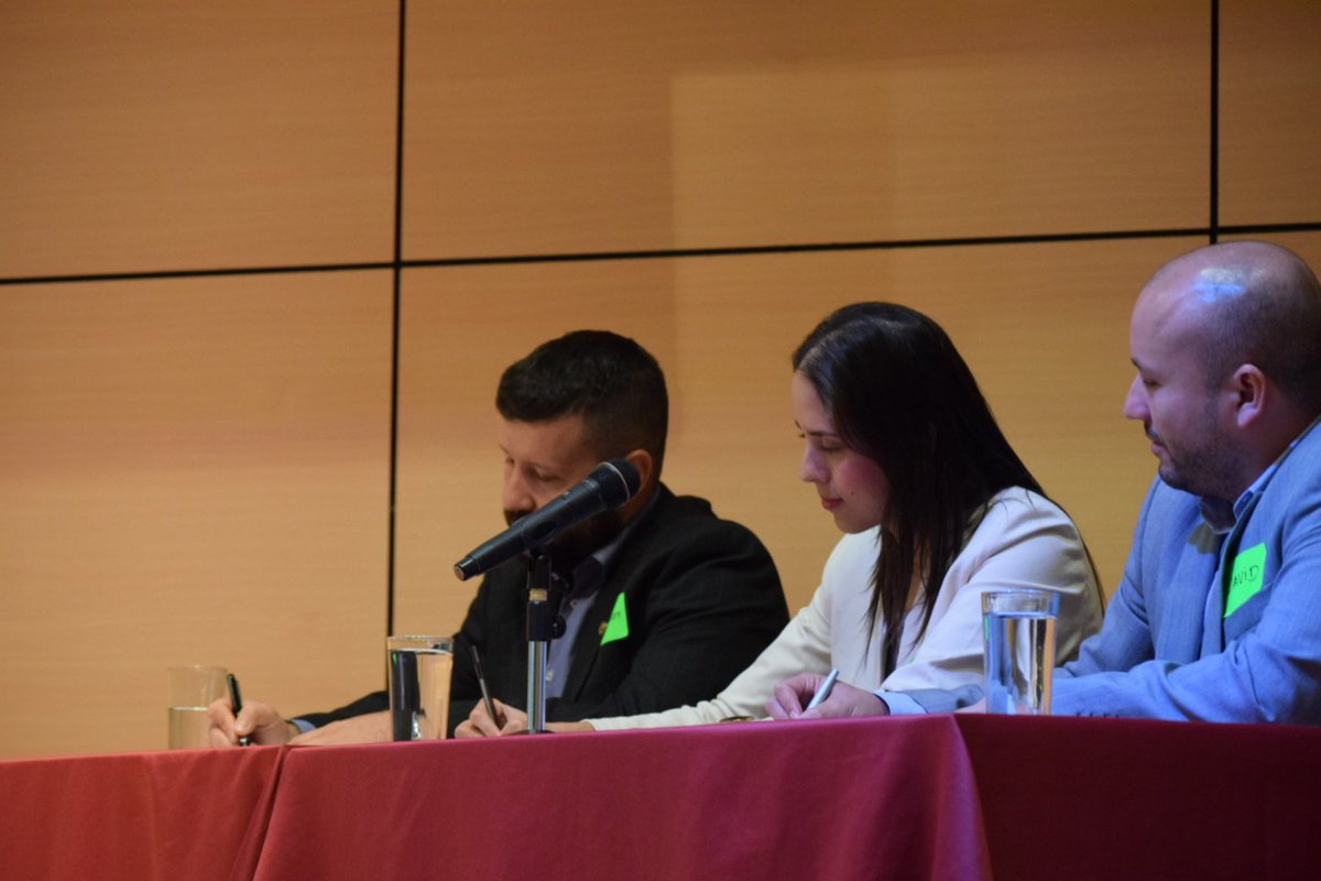 camaraaburrasur's tweet photo. Jurado del #NetMeSur @sara_correal de @Conconcreto / David Osorio de @capitaliaCO / John Salazar de @muebleriaunida https://t.co/ltiMPS9yvY