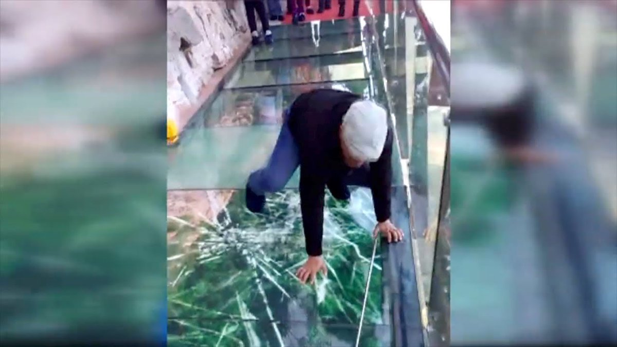 FitnessGoClub's tweet photo. Watch Tourist terrified by new glass walkway that cracks under weight video here: https://t.co/ryzI4KUtNC https://t.co/q3L8P5GYj6