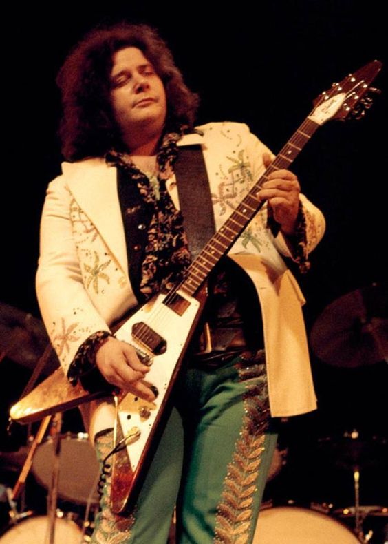 Happy Birthday to Mountain frontman, Leslie West! 