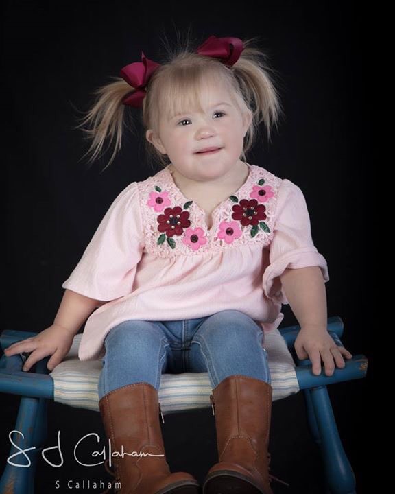 AbbottKami's tweet photo. Can't get over the fact of how cute skilynn is ❤️ I sure do love my mini me 💕 https://t.co/mMVntSPnVl