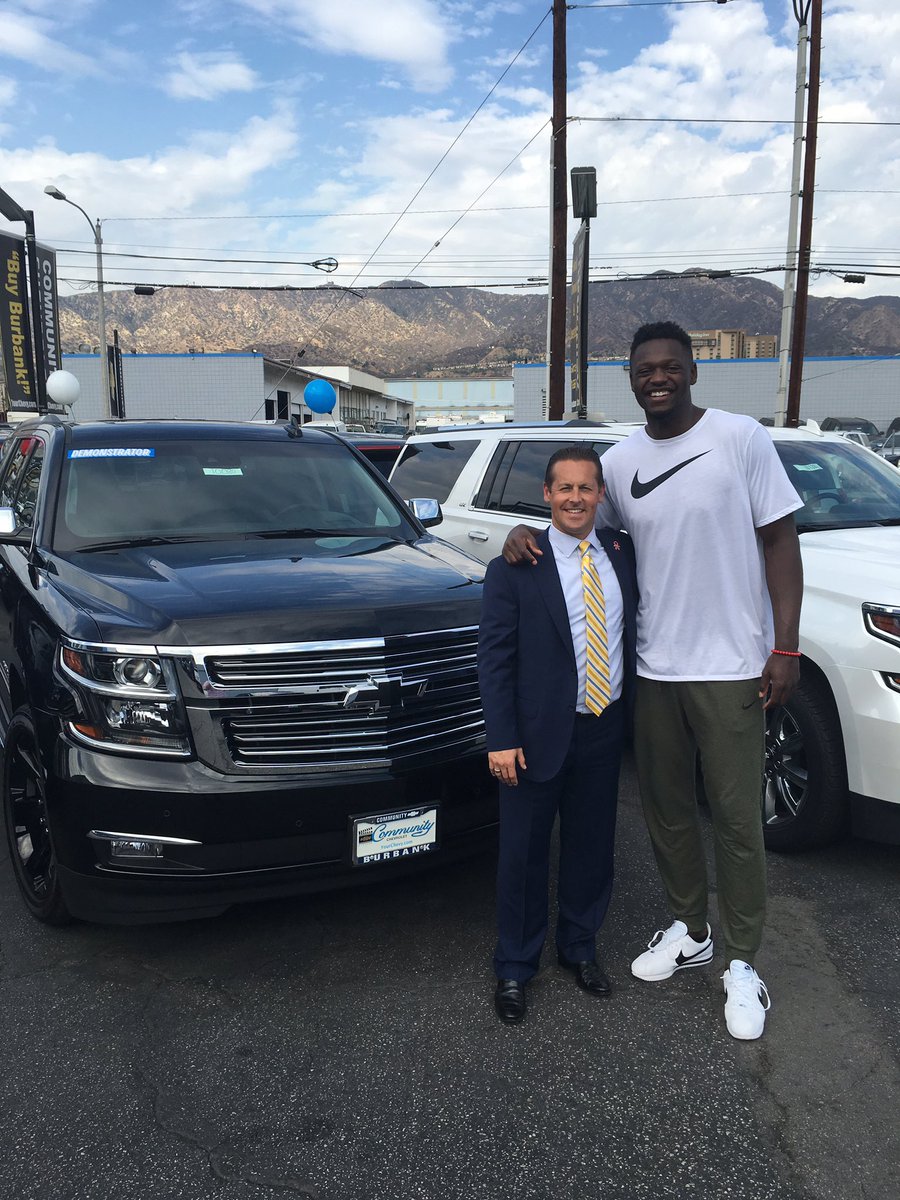 J30_RANDLE's tweet photo. Meeting fans &amp; signing autographs at 3pm this Saturday at Community Chevrolet! 200 W Olive Ave, Burbank CA https://t.co/Xd6fBraHrn