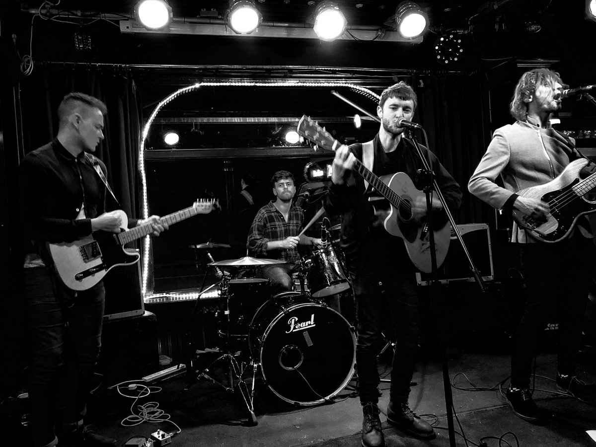 therealdavewest's tweet photo. @tombrightmusic @JODRood @FredClaridge #FreddieDraper ripping up Camden with a tastey slice of #Gritpop . Great show guys #tombright #MasterOfTheMagarita #NewSingle https://t.co/6pbCYOVfYZ