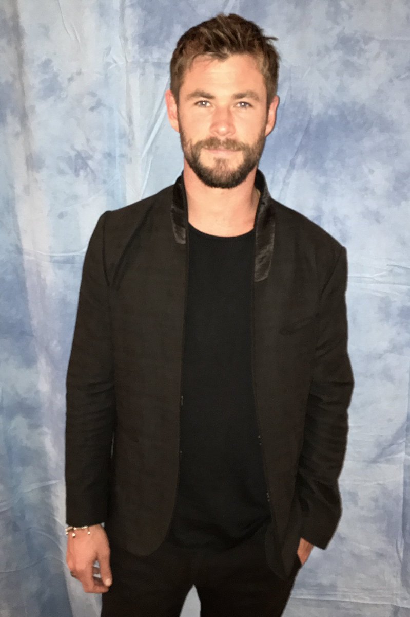 MicheleManelis's tweet photo. Whats not to like? #ChrisHemsworth #ThorRagnarok #realman https://t.co/5t9ssbIRGT
