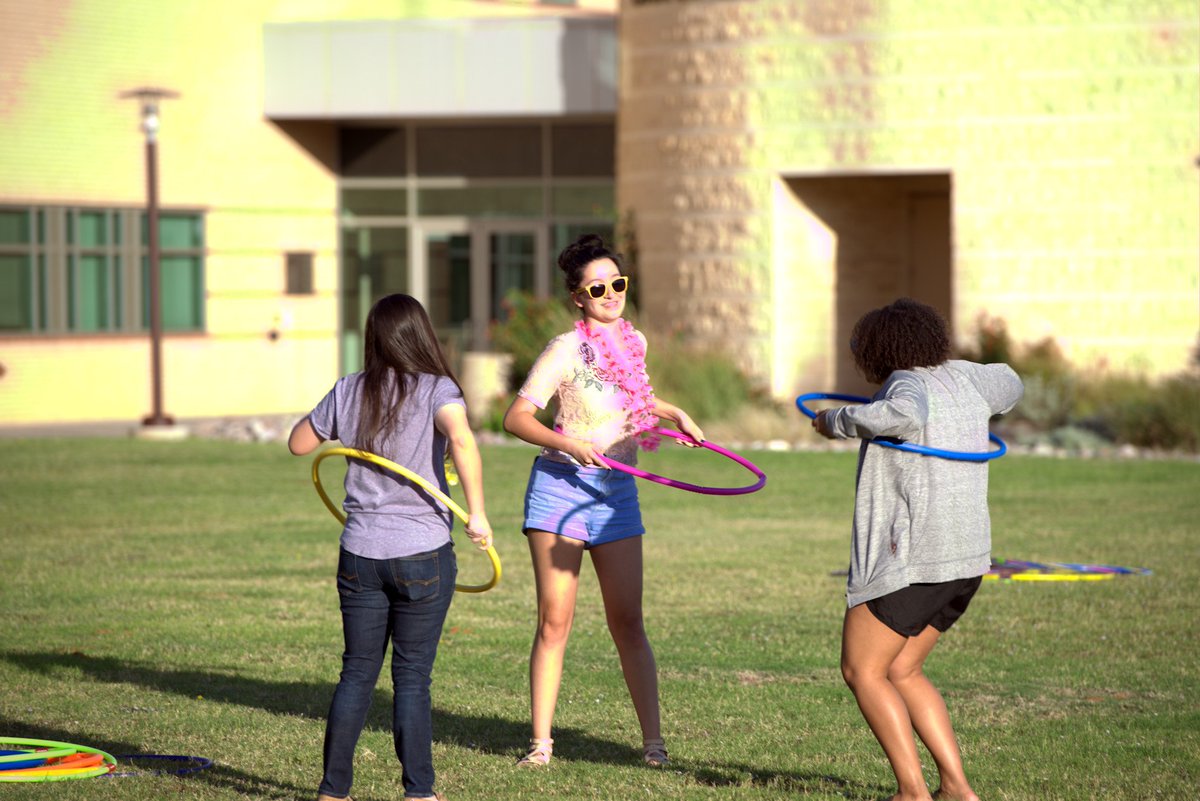 MesaJournalUTPB's tweet photo. Here's a few shots from the Luau. Let's us know if you are in any of these pics! 🤙🤙🤙 https://t.co/seCiUlNXTC