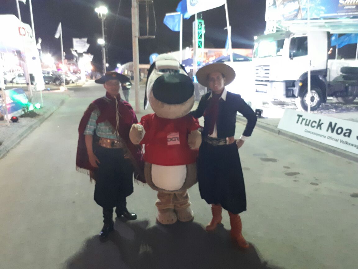 dgrsalta's tweet photo. Nuestra mascota Fiscalito, te espera todos los dias en nuestro stand de #Ferinoa2017 . https://t.co/k6MLFwkIQk
