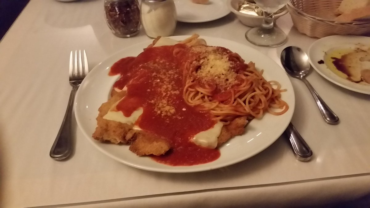 PDyster's tweet photo. .@EatFortunas in #NiagaraFallsNY jammin' tonight for @DiningOutWNY to #fightAIDS. Veal parm--yum! @EvergreenHS #ChewsToHelp https://t.co/3p2rZcS8Cf