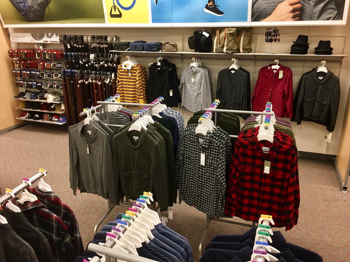 JonRicci_Target's tweet photo. Introducing shoes and accessories into the men's floorpad! #goodfellow #nomorebasicsonthewall #itcanbedone @ColonJosian @JayYezzi https://t.co/KTs0NAKdOR