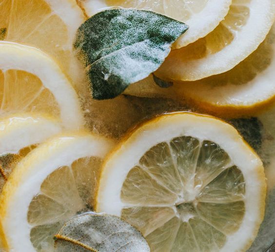 mindbodygreen's tweet photo. 5 Daily Detoxifying Rituals To Add To Your Self-Care Routine by @PaolaSusin https://t.co/5kUrXVcYF2 https://t.co/BCcBnqDN0J