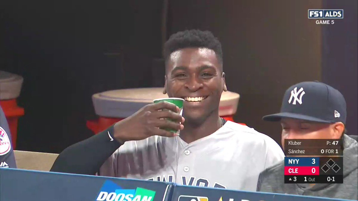 CBSSports's tweet photo. Didi Gregorius right now 😃 https://t.co/dpbyLgMTeJ