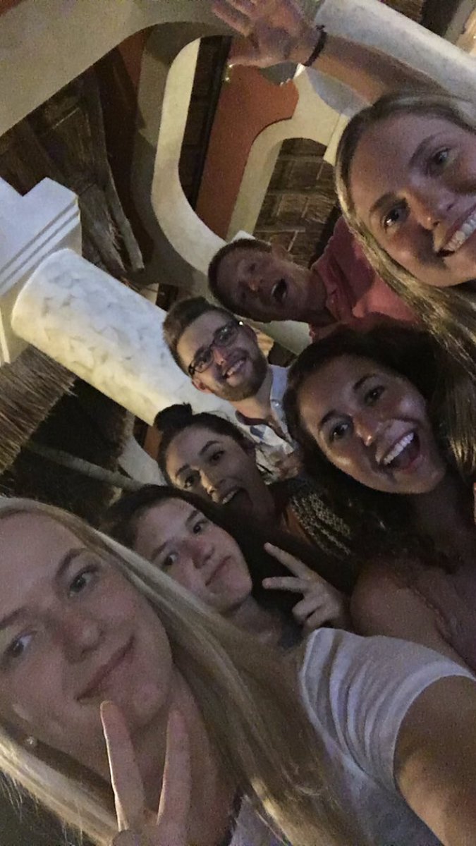 AnnaGarvin12's tweet photo. Happy Birthday @JescieBrauns_22!! Thanks for all the crazy mems😜 love ya💕 https://t.co/mbf5XjXTWQ