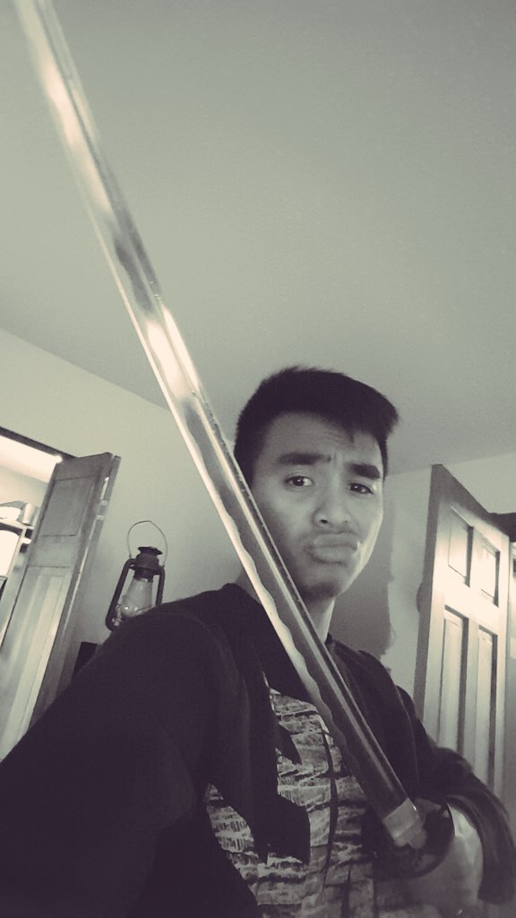 HalogJonelle's tweet photo. Step close face my Katana 🖤🖤🖤 #RIPTRUST @nightlovell https://t.co/sWy6A6VcA7