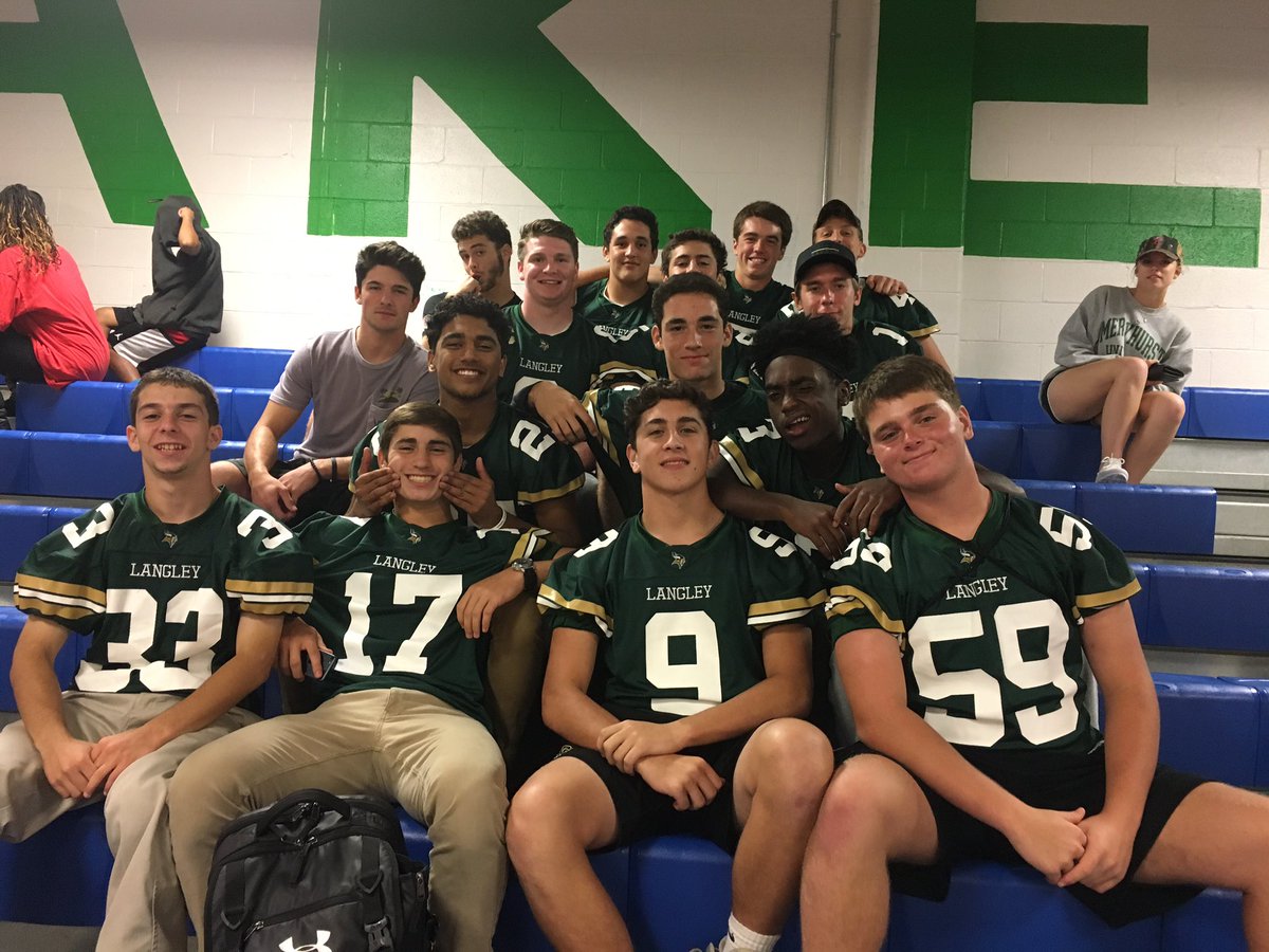 langleysports's tweet photo. Shoutout to @Saxon_FB for supporting our amazing cheerleaders https://t.co/EF3VlrWg8o