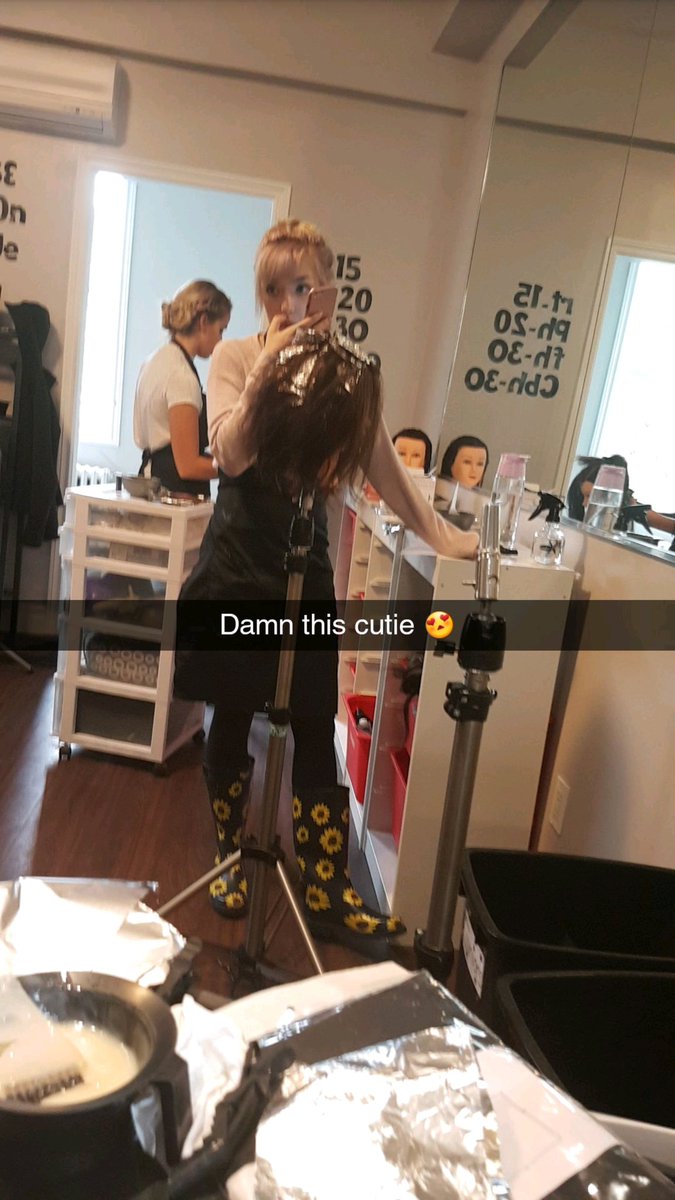 Its_Iconz's tweet photo. @bellathorne hey my friend is in this hair class and she took a snapchat picture and it kinda looked like you https://t.co/1gELvntrif