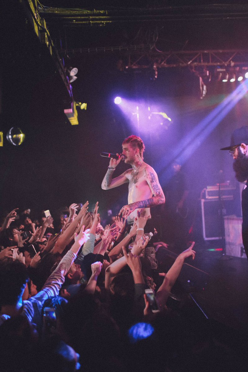 UNMASKEDla's tweet photo. UNMASKED: Lil Peep was insane last night! we're dropping the recap video &amp; announcing the November show very soon 🦍🦍

thank you @skullcandy! https://t.co/OWyPlc63YR