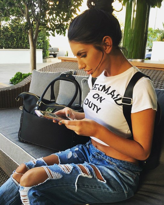 3 pic. when someone tells me to fuck off on social media ???? https://t.co/7FUdsuVQNY