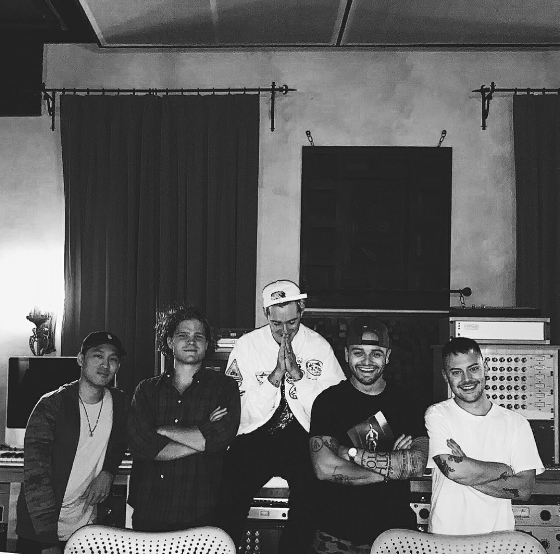 SammyAdams's tweet photo. COOKING UP @gazzo @RVNESofficial @AylenOfficial 🔥 https://t.co/uz6yGjJlrS