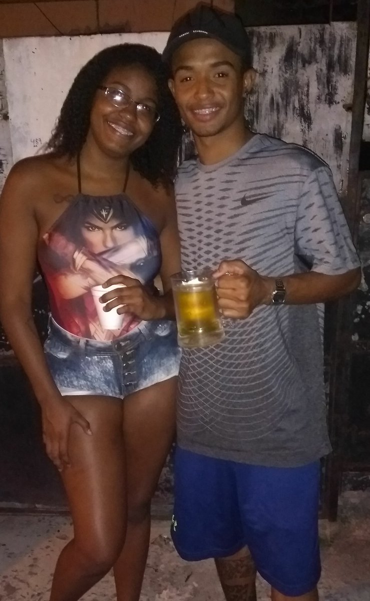 DebochadaVieira's tweet photo. Aoooo vício #Primooo 😍😍🍻 https://t.co/w9WjlZS4Kt