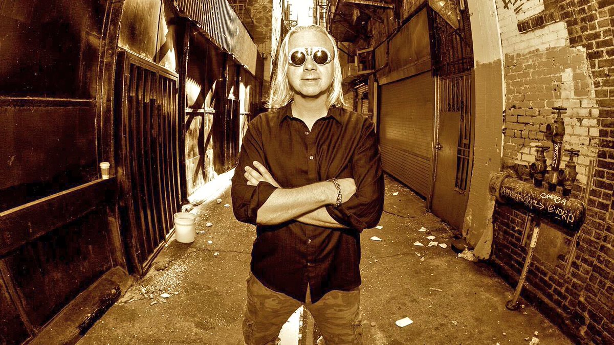 Real_DARGI's tweet photo. Thanks4Z #Genius #Creativity #Loyalty #Friendship #BigSwede #ReevesGabrels #BlakeLundell #ArtProfessorPhunkHaynes #VanHelen #MusicMasters❤️😎 https://t.co/sQZ6R1FK1I
