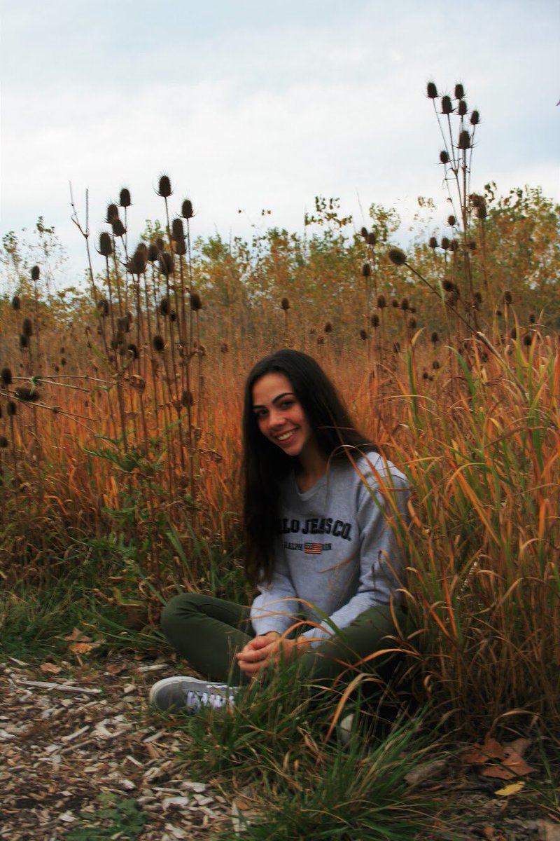 KowalskiGen's tweet photo. took some STUNNING photos of my beautiful friend the other day!! #fallshoots ❤️❤️ @hanholzhueter https://t.co/ZvY5pS64Lf