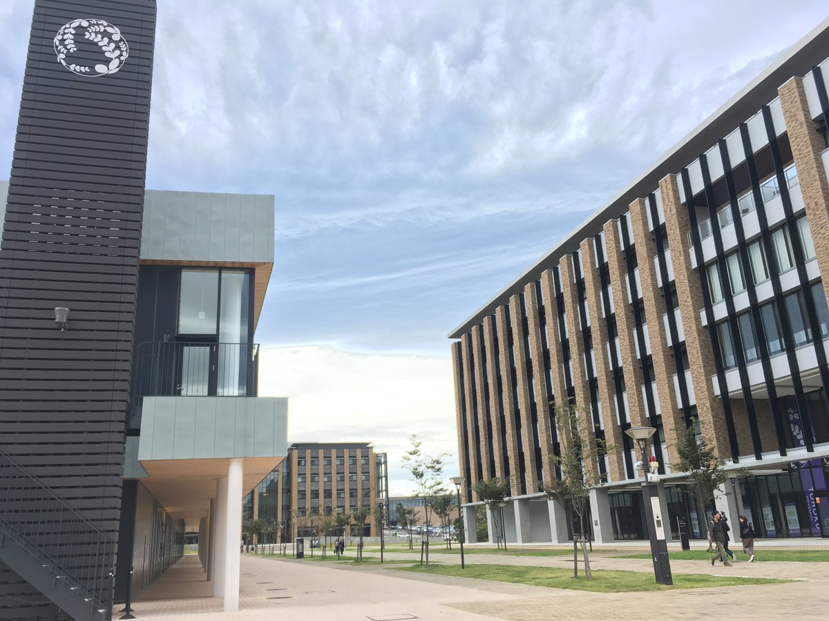 東北地区国立大学法人等職員採用試験事務室 今日は係長と服のコーディネートが全く同じで朝からびっくり の日でした 笑 そんな今日は業務で事務室がある片平キャンパスを飛び出し青葉山新キャンパスへ行ってきました 東北大で一番新しいキャンパス