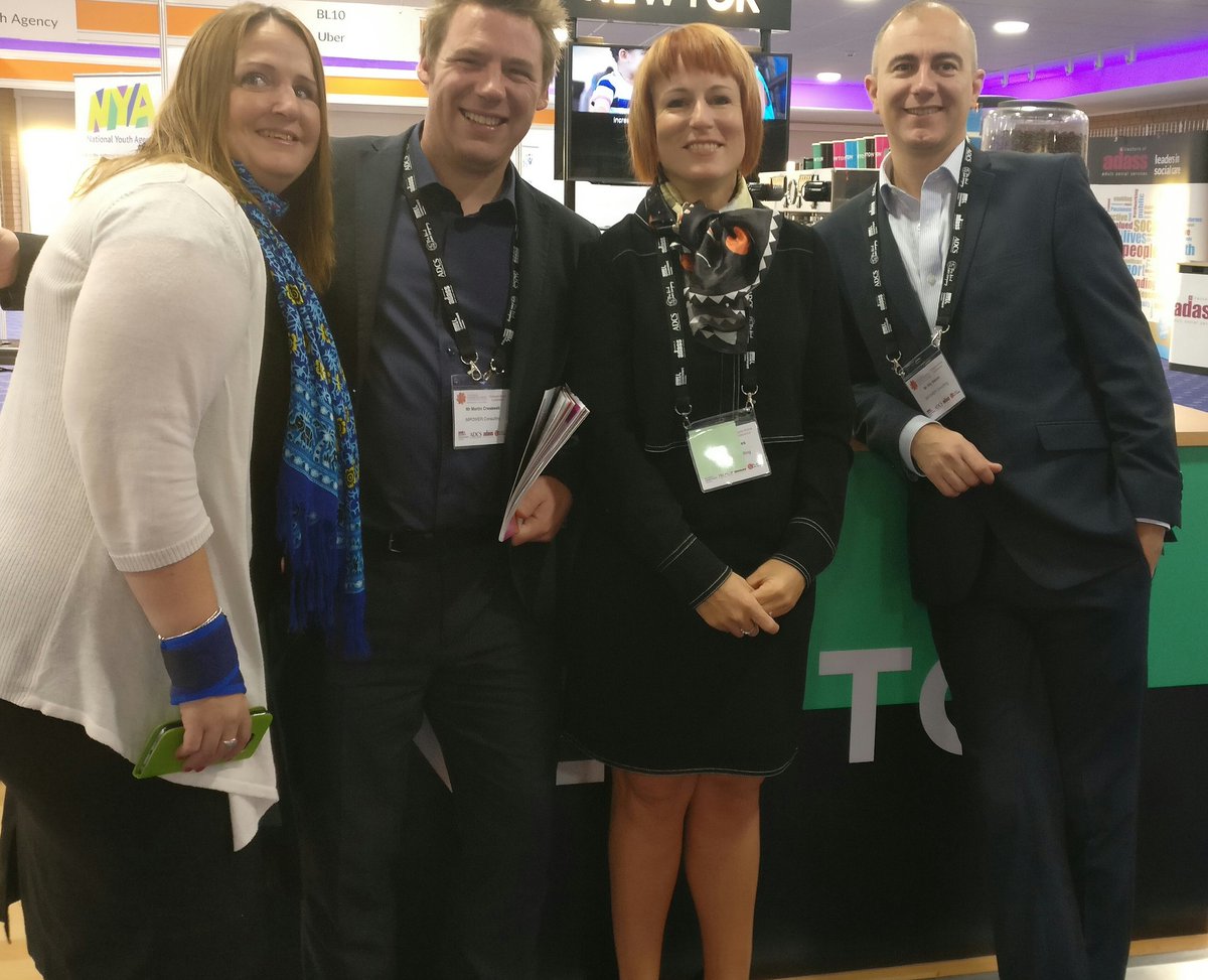 SarahAtkinson99's tweet image. The health gang @iMPOWERconsult are up bright and early at #ncasc17  Bacon sandwiches all round!