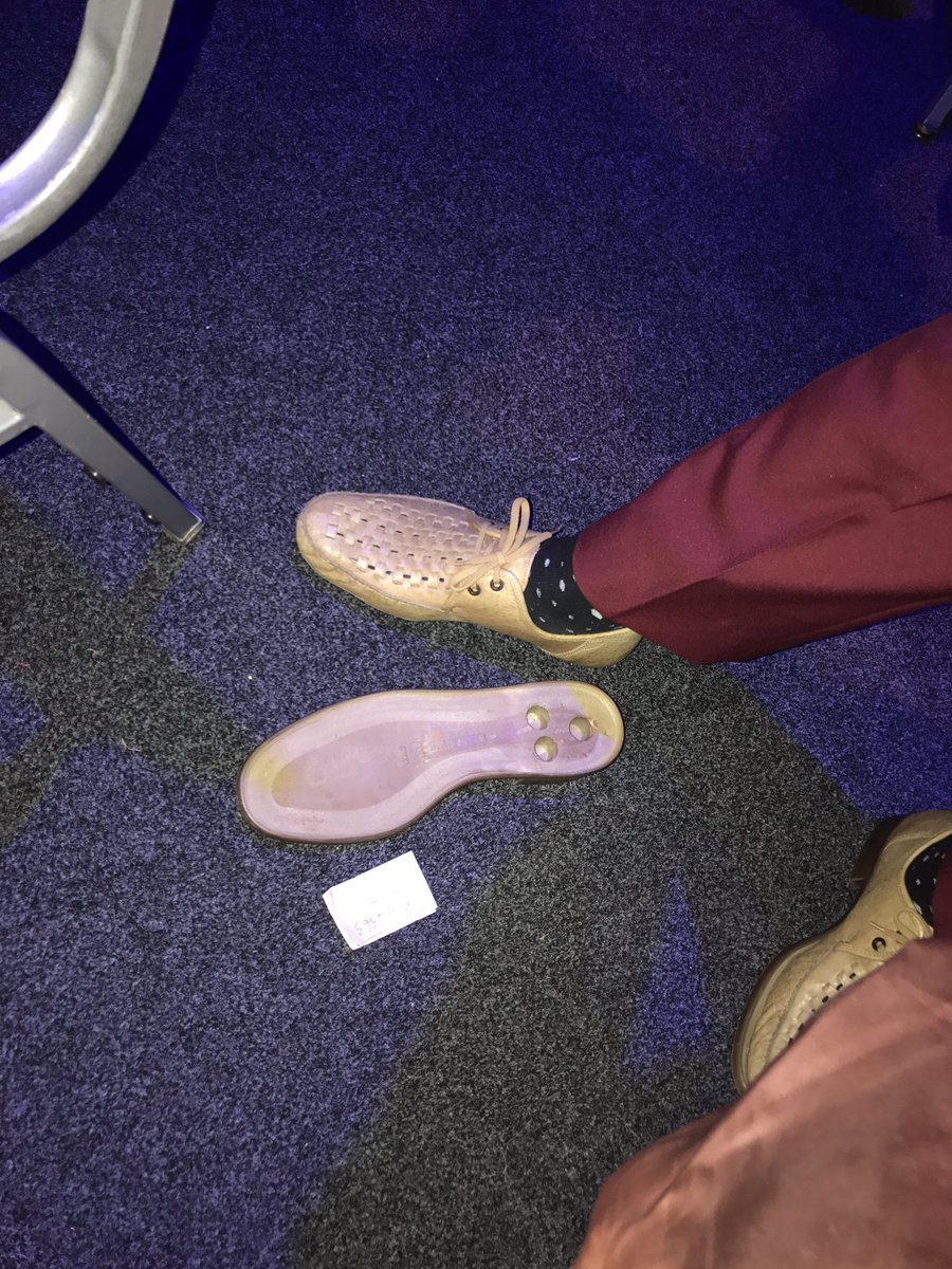 #ulearn17 help!! Who has a glue stick?