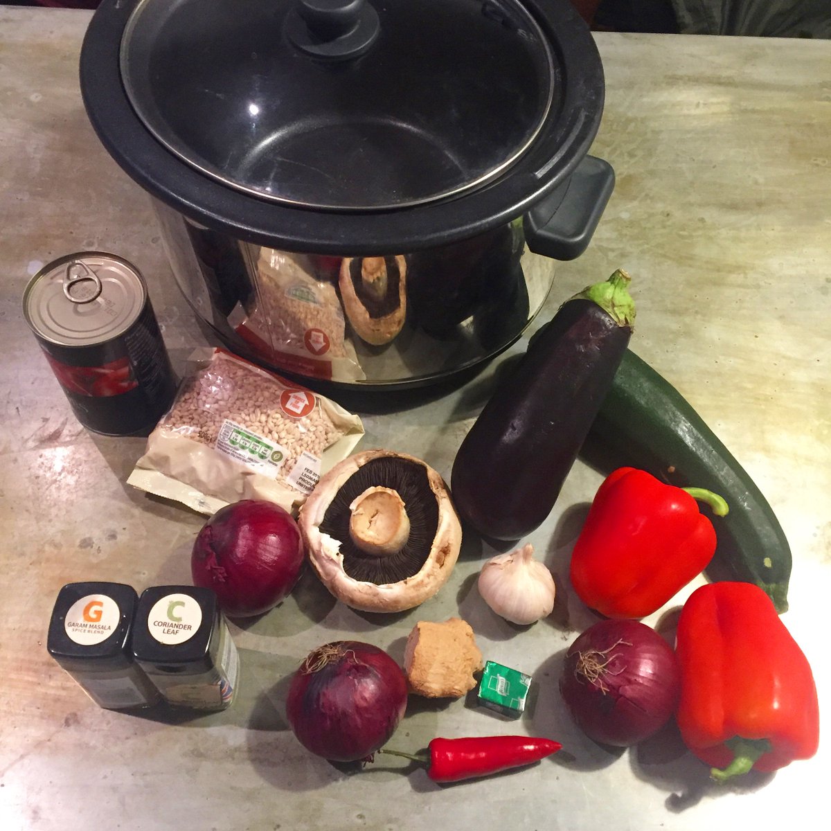 SlimmingWorld's tweet photo. Prep your dinner first thing, then head out for the day while it cooks! Members can find our top #slowcooker recipes https://t.co/o88ky5wMII https://t.co/rAdgkV75DM