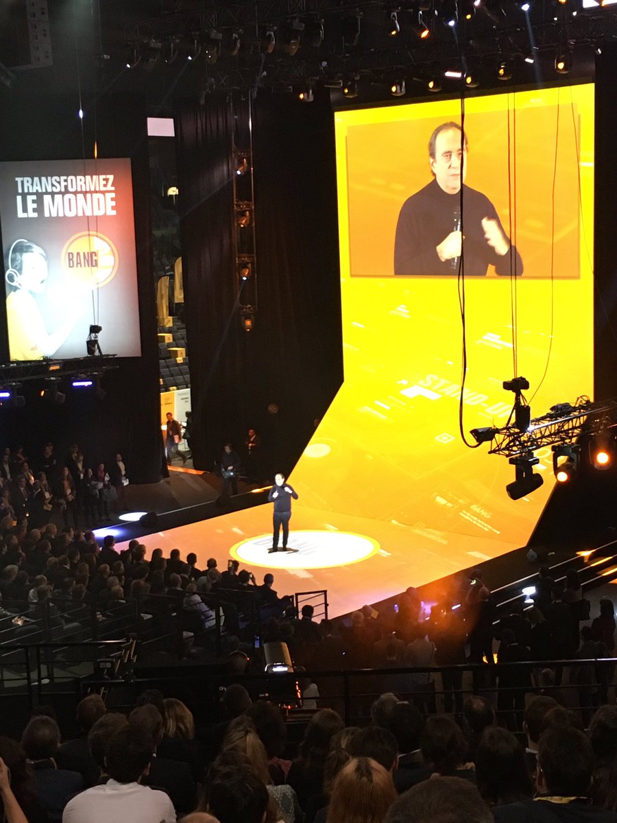 DoctorchatNews's tweet image. @Xavier75 sur la scène du Bang @Bpifrance #entrepreneuriat #innovation et #investissement #innoGeneration @iDoctorChat