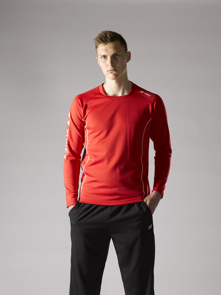 Stay warm and “#hygge” like #badminton World #1 <a href="/ViktorAxelsen/">Viktor Axelsen</a> in this light &amp; soft sweatshirt. bit.ly/2xAfHTn #Yonex #yonexapparel