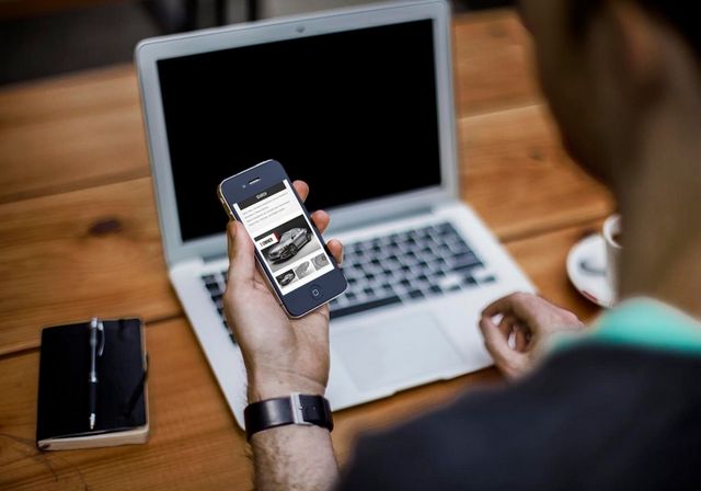 Auto_Aziendali's tweet photo. Acquisto dell’auto: il 94% lo fa dopo aver consultato il web
> https://t.co/3AlUugon2m
#AAM #AcquistoAuto #Web https://t.co/xH2kHCOwHK