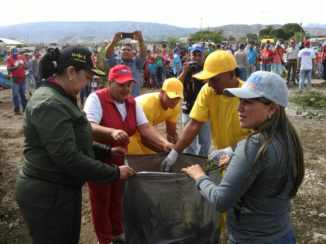 Hurtadocris31's tweet photo. #EL15DeOctubreGanaChavez En Lara Gana nuestra Almiranta @gestionperfecta desde nuestra trinchera ya activamos la maquinaria 4x4, Venceremos https://t.co/2z92ZfLMBw