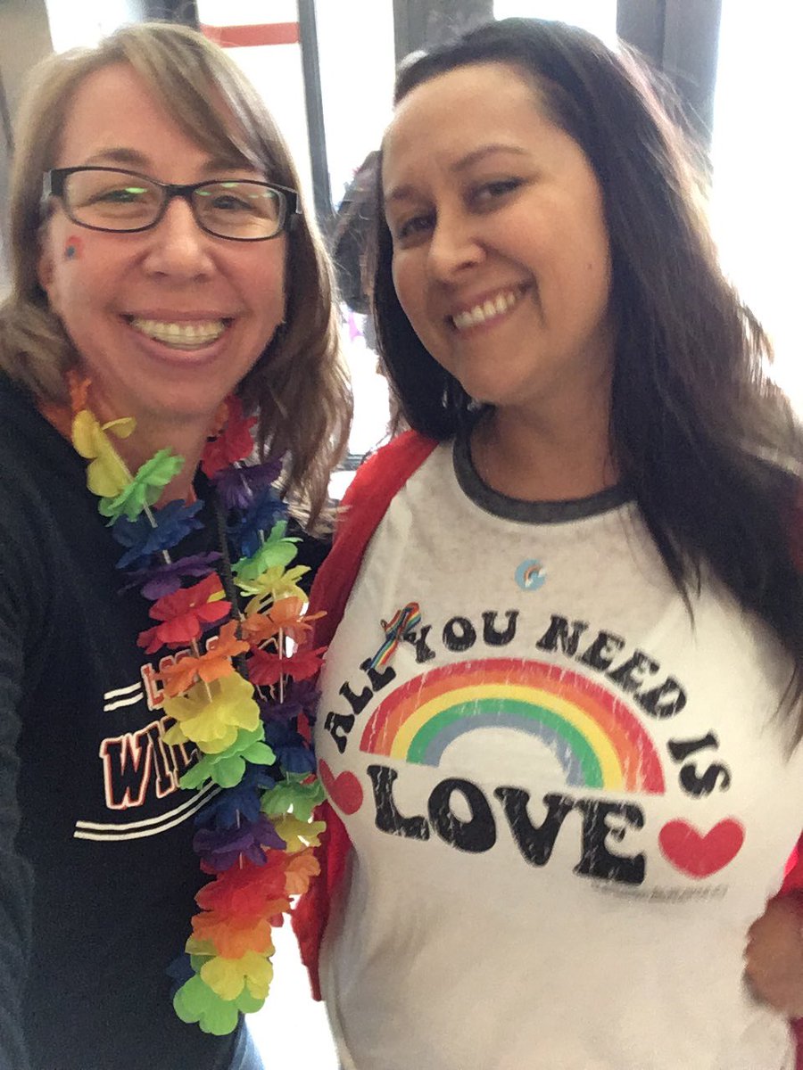 mshesik's tweet photo. So many rainbows! So much love and acceptance! #golgcats https://t.co/KqtFwZywd8