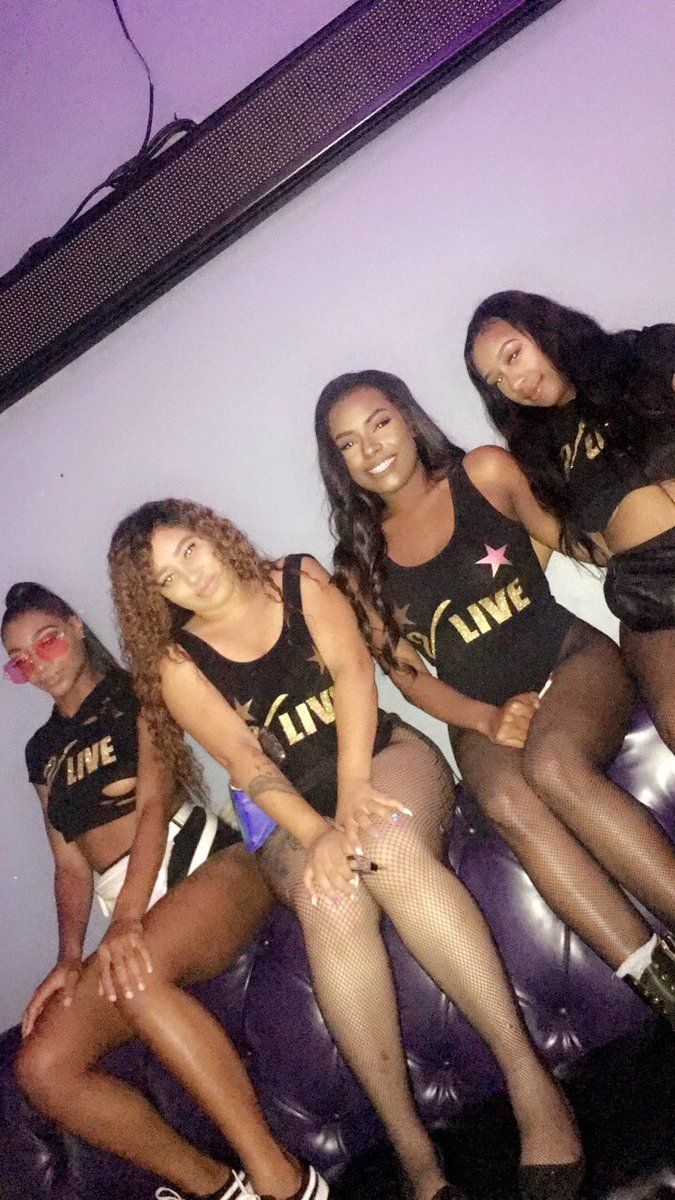 _richgirlshan's tweet photo. #VliveVixens #Squaaadd #vlivedallas ๐ https://t.co/7MB5dnxLic