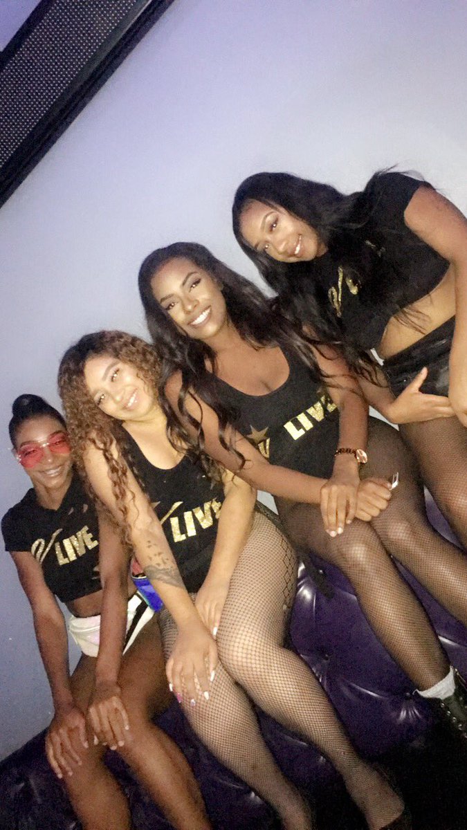 _richgirlshan's tweet photo. #VliveVixens #Squaaadd #vlivedallas ๐ https://t.co/7MB5dnxLic