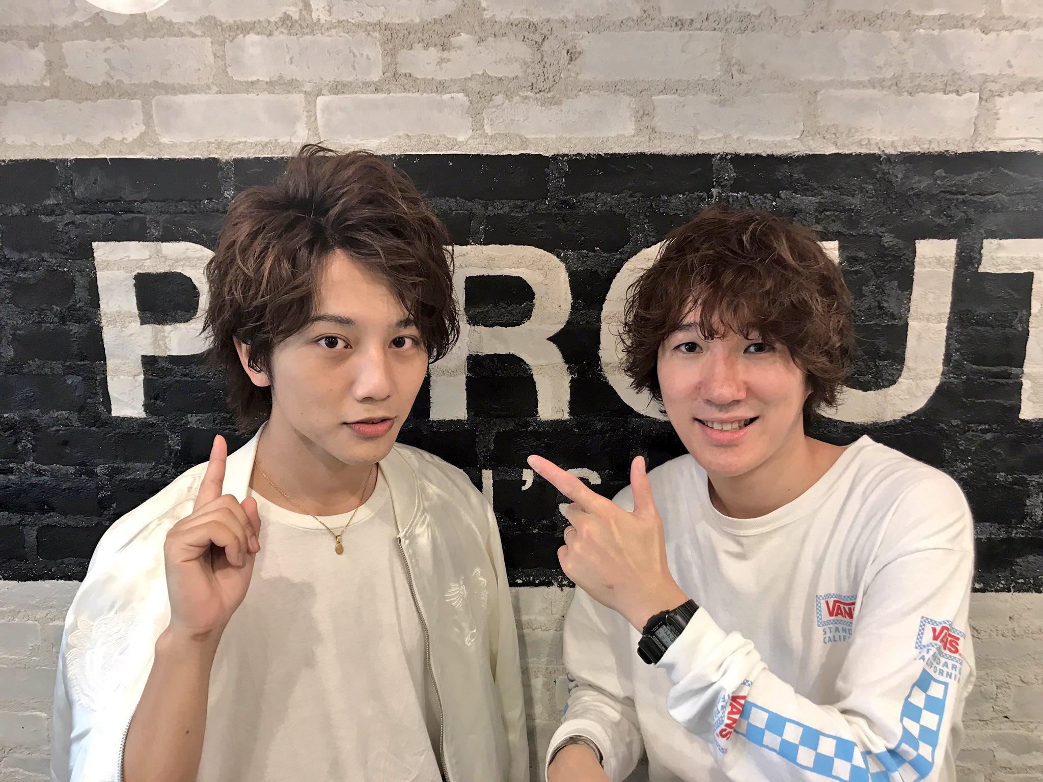 ট ইট র 手塚達也 Percut新宿店 店長 今朝は髪西くんとヘアカタログの撮影でした 何でも似合ってしまう髪西くんの新しい魅力をまた引き出してしまったので 是非発売をお待ちください 流行る髪型オーダーbook 文化人 T Co Vqfr8yducd