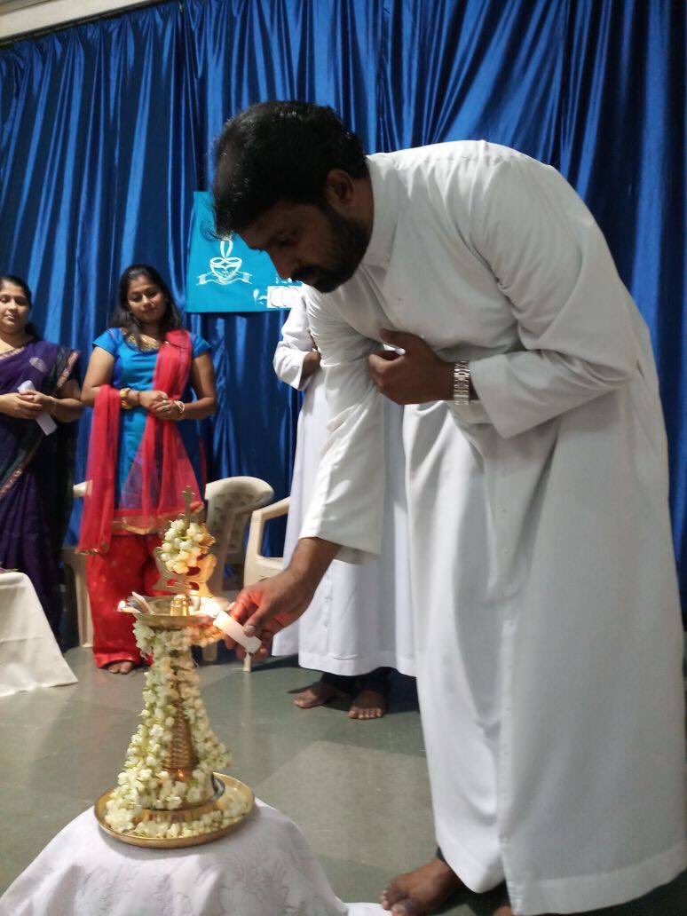 KalyanDiocese's tweet photo. #ThaneForane #Mathrusangam #ForaneLevelCompetition #IndianCatholic #SyroMalabar #DigitalKalyan #CatholicFocus #Catholic #Motherhood #ProLife https://t.co/wTqoEOhBti