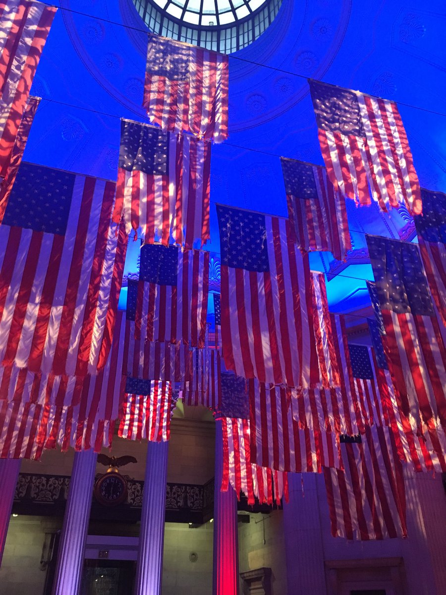 LoraDrasner's tweet photo. Art Installation this evening at Federal Hall by Mel Ziegler #flagexchange #federalhall #wallstreet #NYC https://t.co/Gy4YSBeBEA