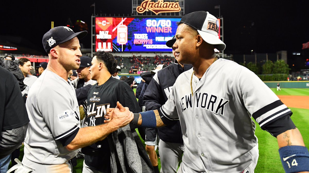 Yankees's tweet photo. 👎👎👎👎👎👎👎👎👎 https://t.co/lPmpIuVkz5
