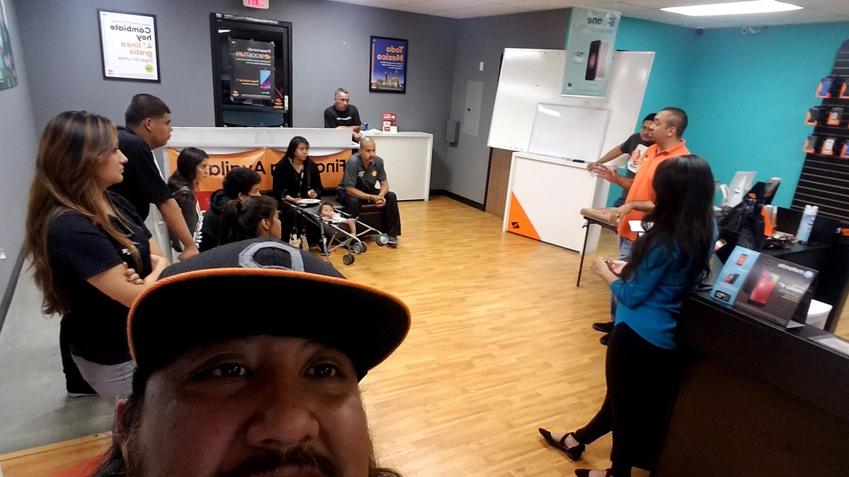 BoostShield_PCR's tweet photo. I love the passion from the owner @gusito714 !  He leads by example!  Great way to kick off #Q4! #AreYouTrainingYourEmployees #RoadToPBR https://t.co/x8YgIessKO