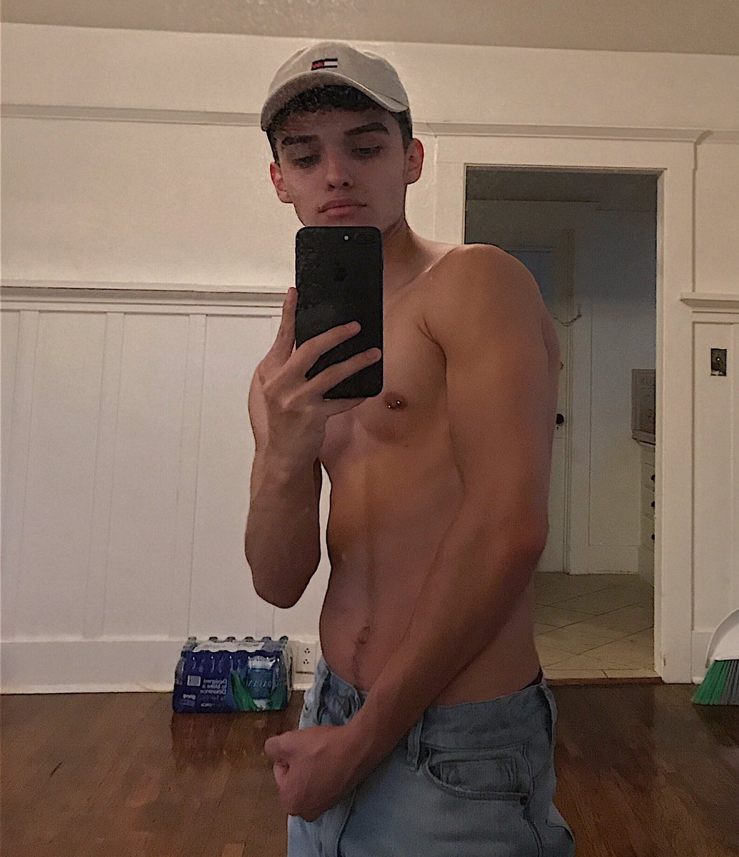 gavanity's tweet photo. I'm back motherfuckers! These motherfuckers I swear they tried to kill ur famous... ur favorite bitch! They tried to fuckin kill me https://t.co/h7ukGy5FNa